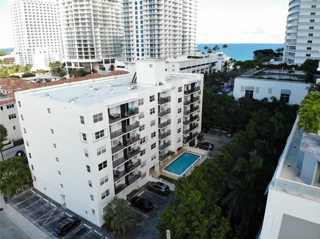 3000 Riomar Street 406, Fort Lauderdale, FL 33304