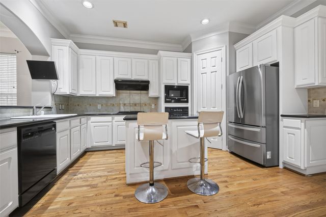 10134 Holly Chase Drive, Houston, TX 77042