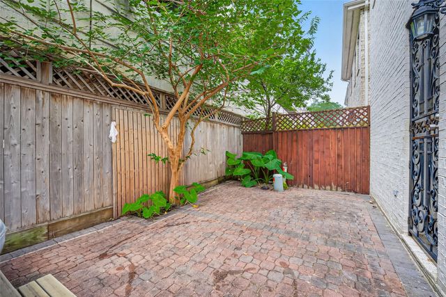 10134 Holly Chase Drive, Houston, TX 77042