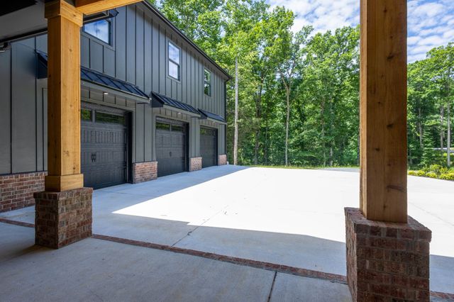 7771 Barnhill Rd, Primm Springs, TN 38476