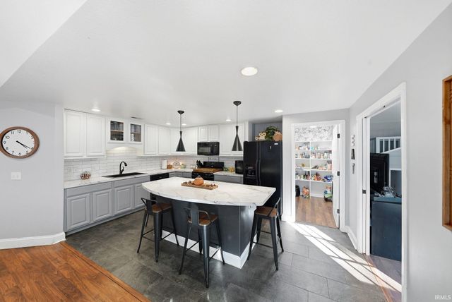 1017 E Talley Street, Garrett, IN 46738
