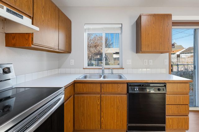 1020 W Lacrosse Ave, Spokane, WA 99208