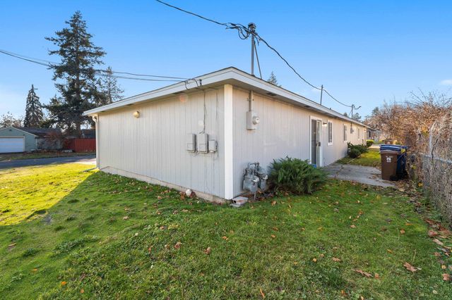 1020 W Lacrosse Ave, Spokane, WA 99208