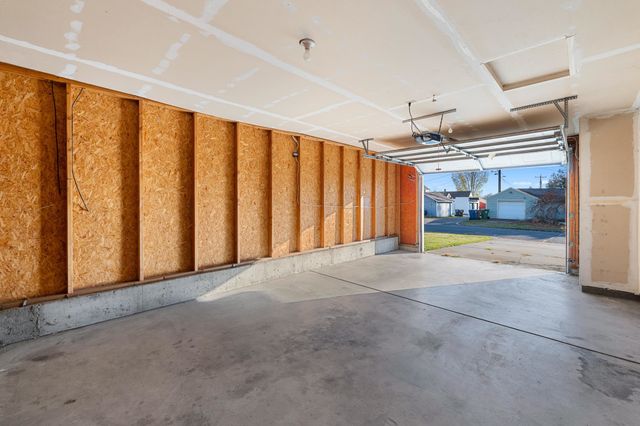 1020 W Lacrosse Ave, Spokane, WA 99208