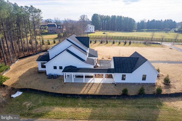 39762 RIVERS EDGE LN, Lovettsville, VA 20180