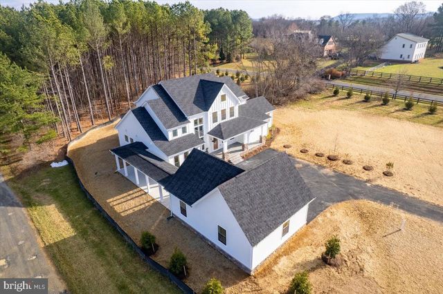 39762 RIVERS EDGE LN, Lovettsville, VA 20180