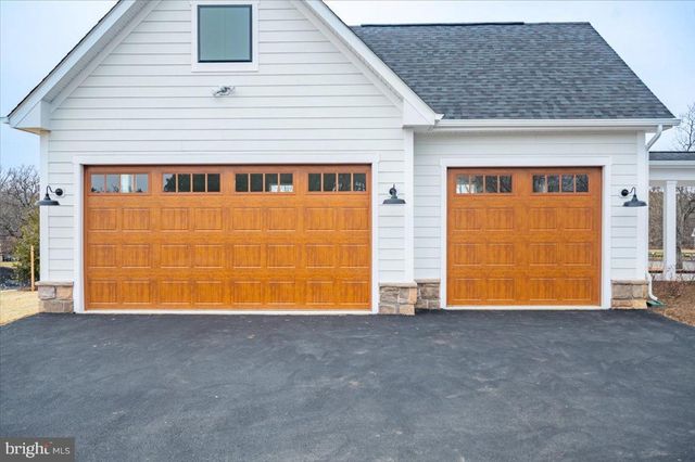 39762 RIVERS EDGE LN, Lovettsville, VA 20180