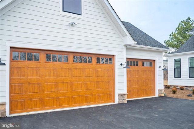 39762 RIVERS EDGE LN, Lovettsville, VA 20180