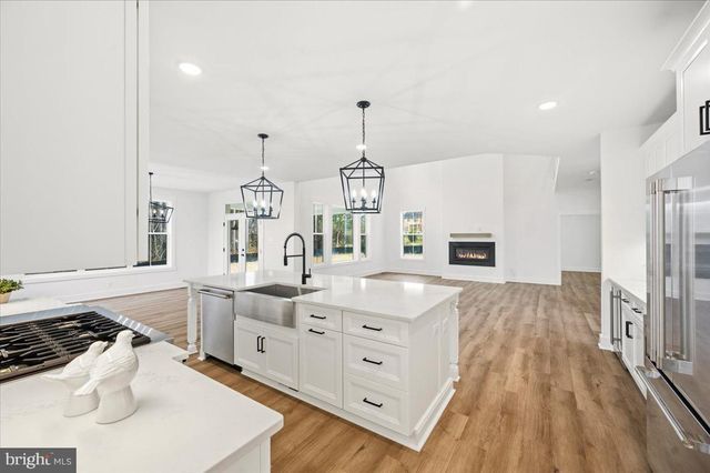 39762 RIVERS EDGE LN, Lovettsville, VA 20180