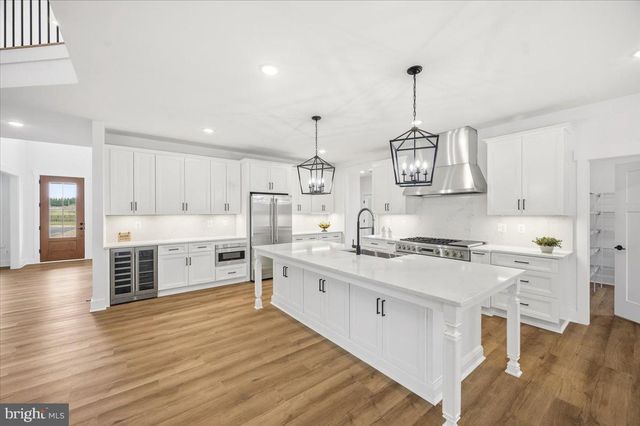 39762 RIVERS EDGE LN, Lovettsville, VA 20180