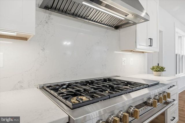 39762 RIVERS EDGE LN, Lovettsville, VA 20180