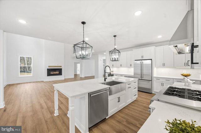 39762 RIVERS EDGE LN, Lovettsville, VA 20180