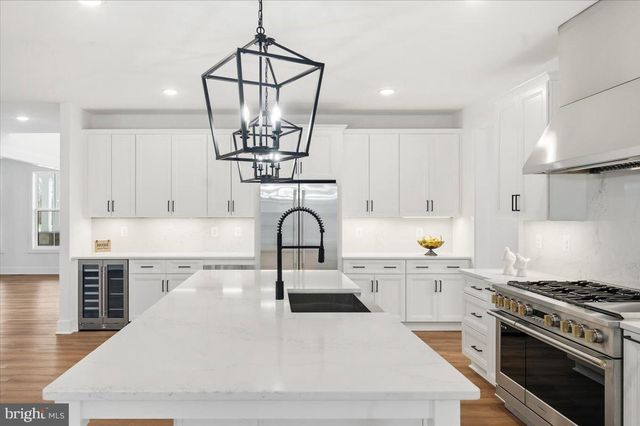 39762 RIVERS EDGE LN, Lovettsville, VA 20180