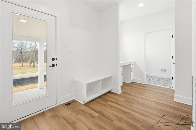 39762 RIVERS EDGE LN, Lovettsville, VA 20180