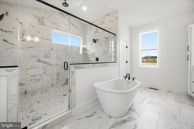 39762 RIVERS EDGE LN, Lovettsville, VA 20180