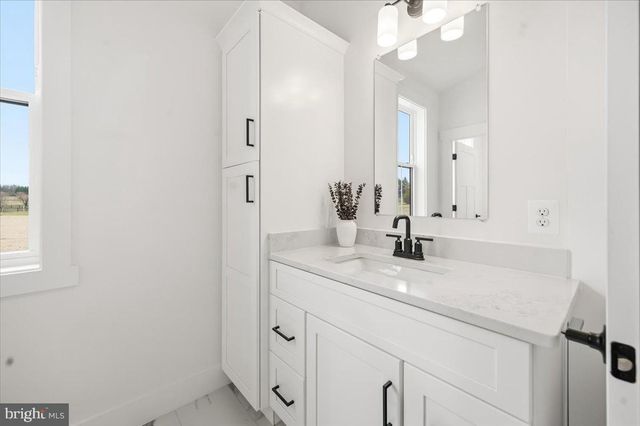 39762 RIVERS EDGE LN, Lovettsville, VA 20180