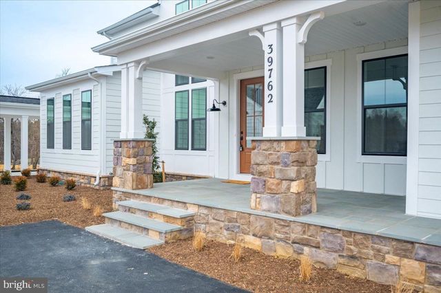 39762 RIVERS EDGE LN, Lovettsville, VA 20180