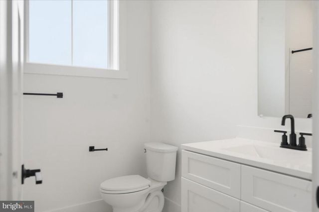 39762 RIVERS EDGE LN, Lovettsville, VA 20180