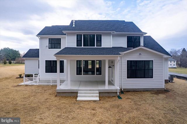 39762 RIVERS EDGE LN, Lovettsville, VA 20180