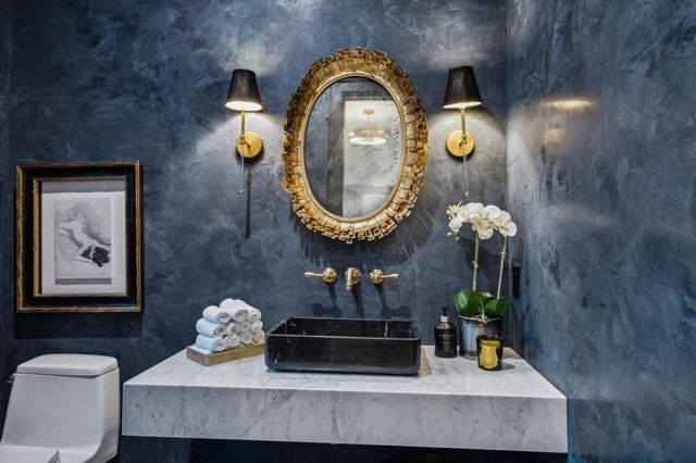 1525 Travis Street, Columbus, TX 78934