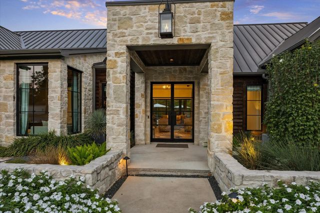 1525 Travis Street, Columbus, TX 78934