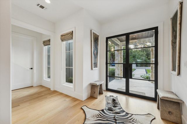 1525 Travis Street, Columbus, TX 78934