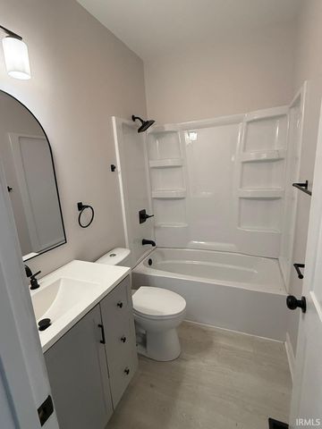 811 W Kirkwood Avenue, Bloomington, IN 47404