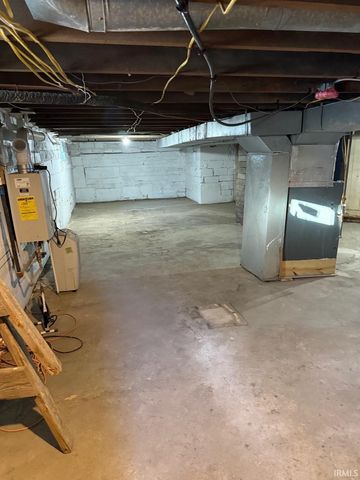 811 W Kirkwood Avenue, Bloomington, IN 47404