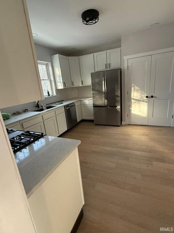 811 W Kirkwood Avenue, Bloomington, IN 47404