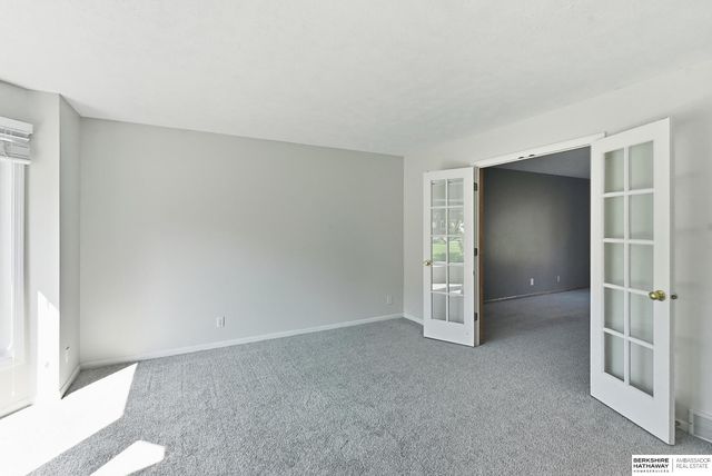 815 Magnolia Drive, Papillion, NE 68046