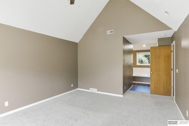 815 Magnolia Drive, Papillion, NE 68046