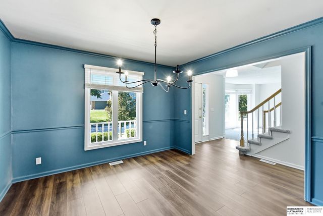 815 Magnolia Drive, Papillion, NE 68046