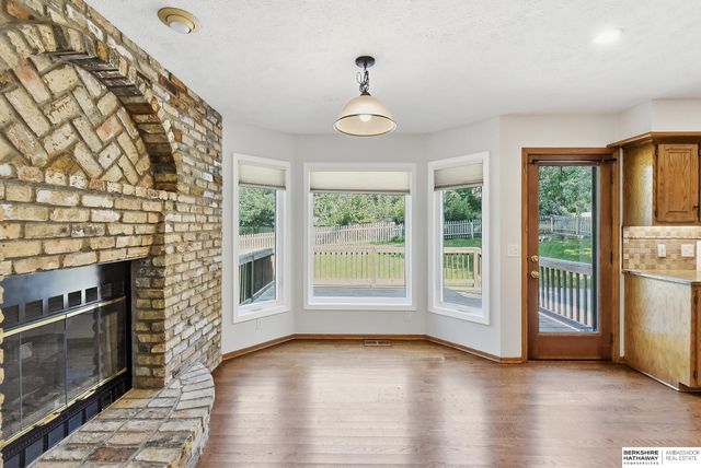 815 Magnolia Drive, Papillion, NE 68046