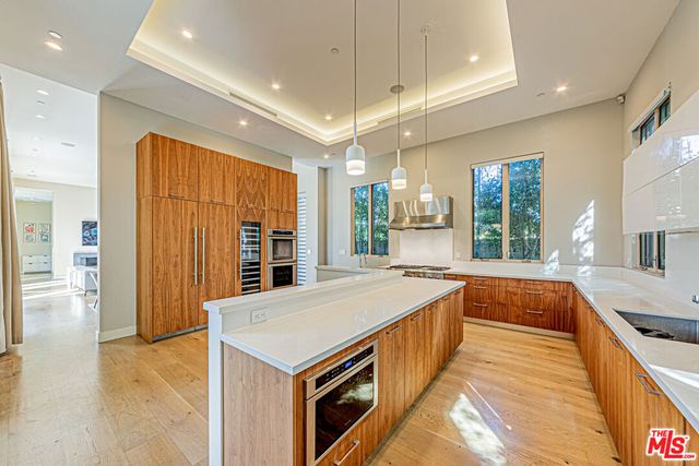 310 N Lucerne Boulevard, Los Angeles, CA 90004