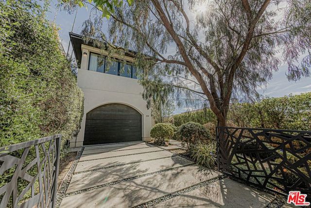 310 N Lucerne Boulevard, Los Angeles, CA 90004