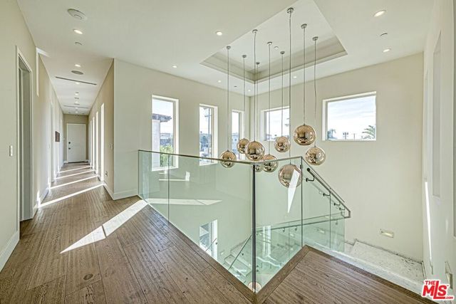 310 N Lucerne Boulevard, Los Angeles, CA 90004