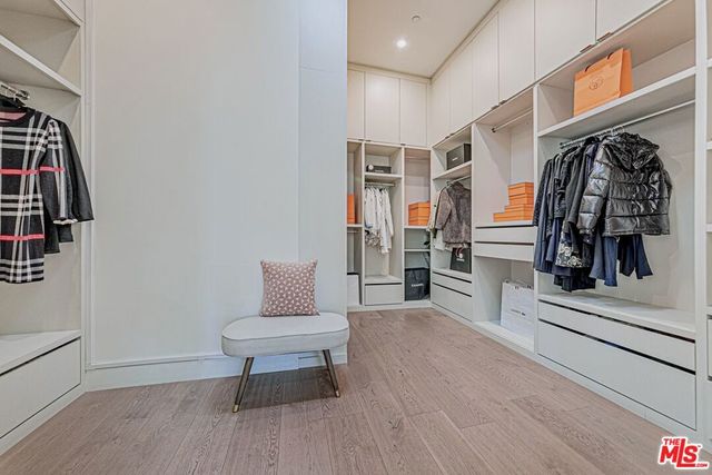 310 N Lucerne Boulevard, Los Angeles, CA 90004