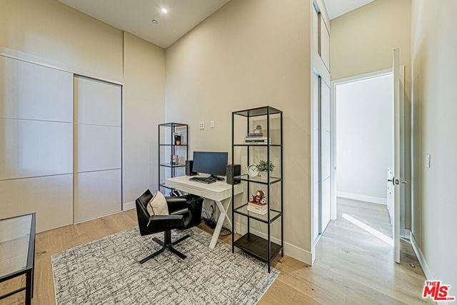 310 N Lucerne Boulevard, Los Angeles, CA 90004