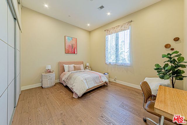 310 N Lucerne Boulevard, Los Angeles, CA 90004