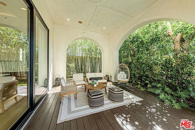 310 N Lucerne Boulevard, Los Angeles, CA 90004