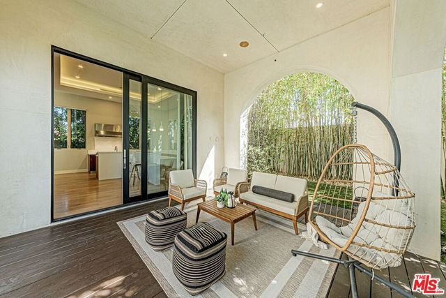 310 N Lucerne Boulevard, Los Angeles, CA 90004