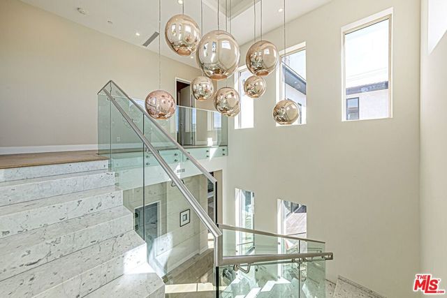 310 N Lucerne Boulevard, Los Angeles, CA 90004