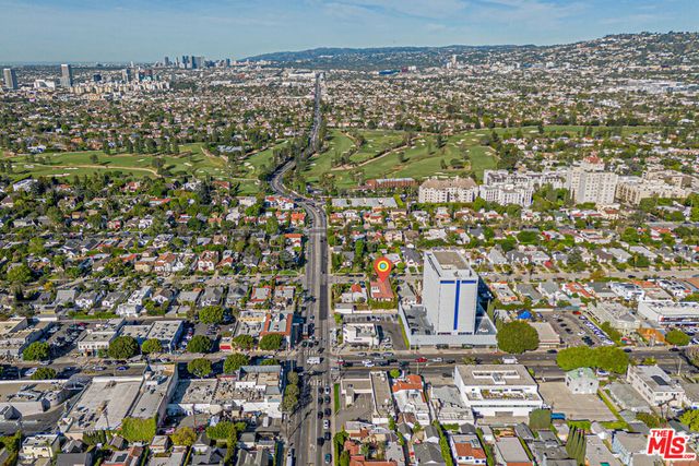 310 N Lucerne Boulevard, Los Angeles, CA 90004