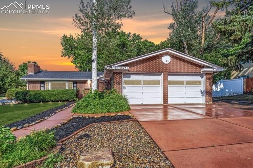 3023 Country Club Drive, Colorado Springs, CO 80909