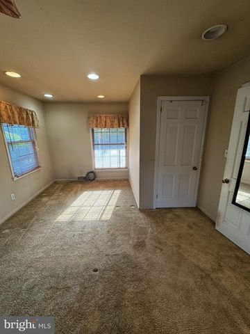 402 NYLON BLVD, Seaford, DE 19973