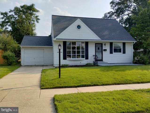 42 FARNSWORTH AVE, Maple Shade, NJ 08052