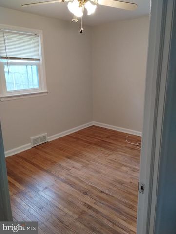 42 FARNSWORTH AVE, Maple Shade, NJ 08052