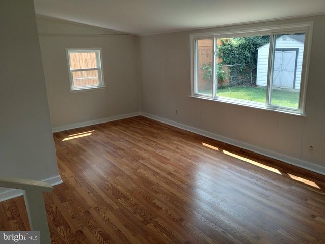 42 FARNSWORTH AVE, Maple Shade, NJ 08052