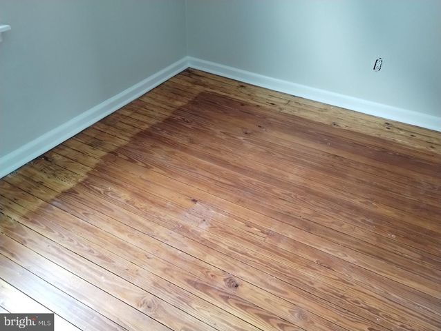 42 FARNSWORTH AVE, Maple Shade, NJ 08052
