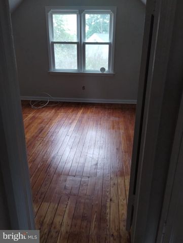 42 FARNSWORTH AVE, Maple Shade, NJ 08052